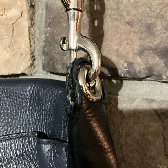 Elegant Coach Jes Messenger Crossbody Navy with Embossed Design - Picture 7 of 16